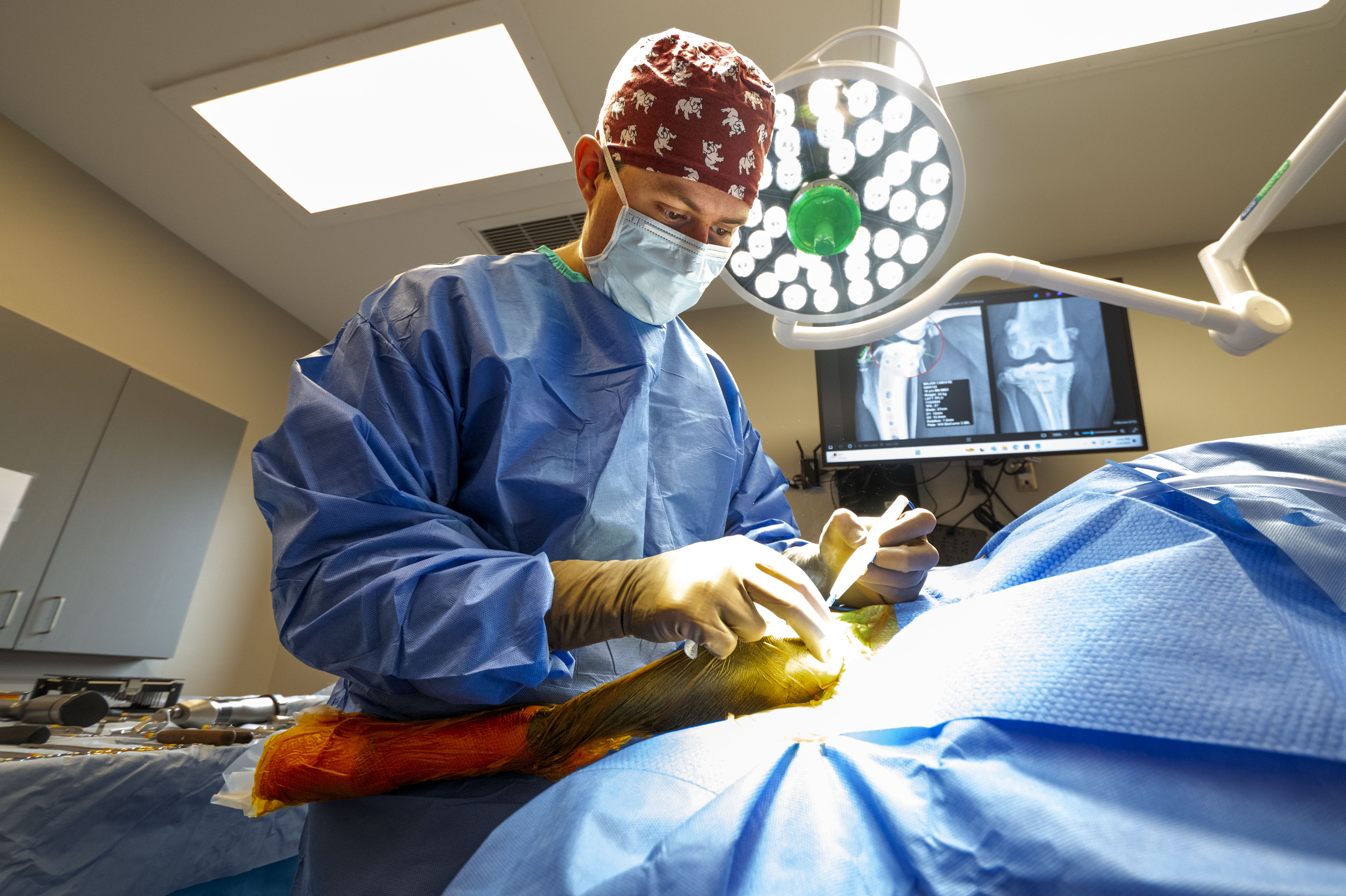 Dr. Seth Kettleman performing surgery